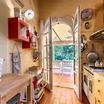 2 Bedroom Lovely In *