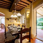 2 Bedroom Lovely In Casa vacanze Montecastello