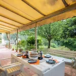 2 Bedroom Lovely In Casa vacanze *