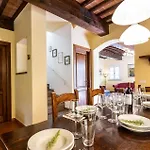 2 Bedroom Lovely In Casa vacanze Montecastello
