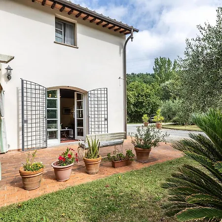 Casa vacanze 2 Bedroom Lovely In *